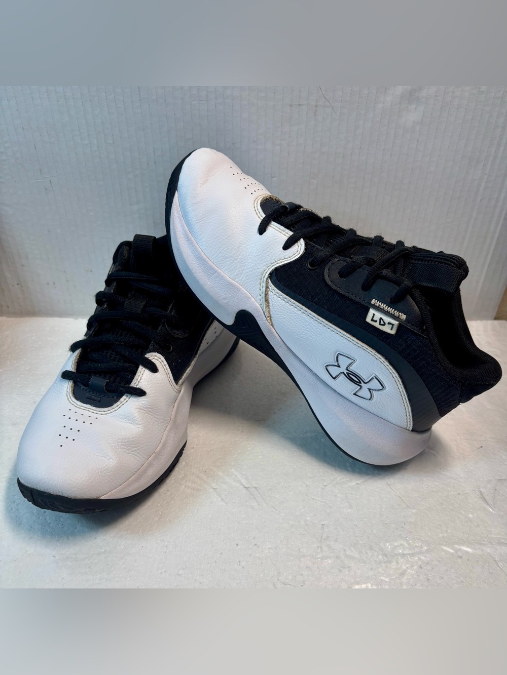 Under Armour Lockdown 7 Basketball Black and White LD7 Athletic Shoes Size 6.5Y